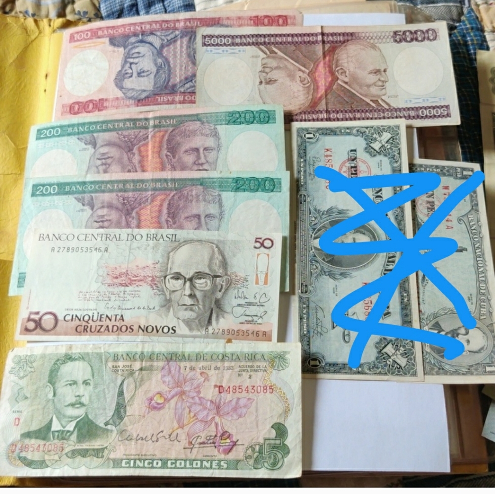 Brazil and Costa Rica vintage bank notes